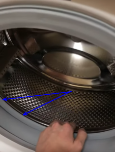 Посторонний предмет в стиральной машине: как извлечь?